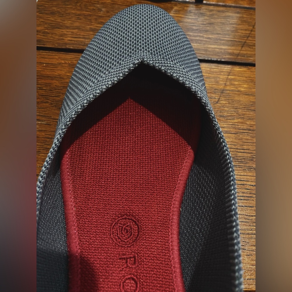 Size 11!  Rothy’s Grey & Cranberry Shoes w/Blue End. Excellent Used Condition - Picture 12 of 15